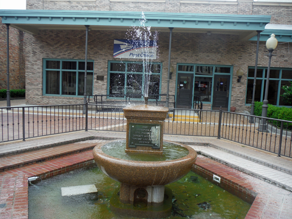 Fountain in front of the Pensacola Post Office